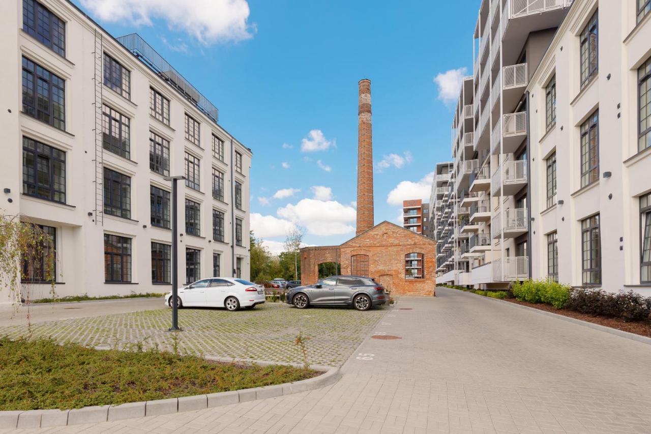 Apartment With Balcony & Parking Near Manufaktura Lodz By Renters Prestige Exterior photo