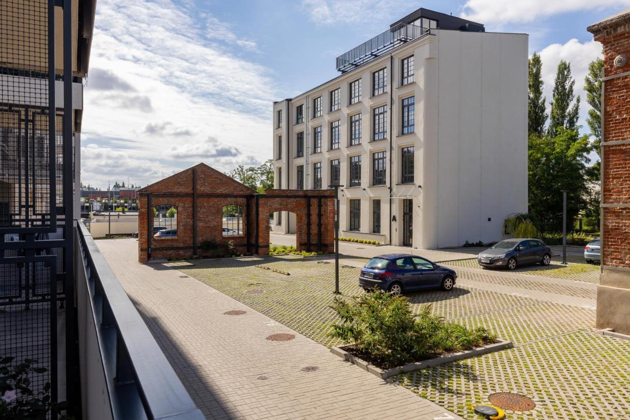 Apartment With Balcony & Parking Near Manufaktura Lodz By Renters Prestige Exterior photo