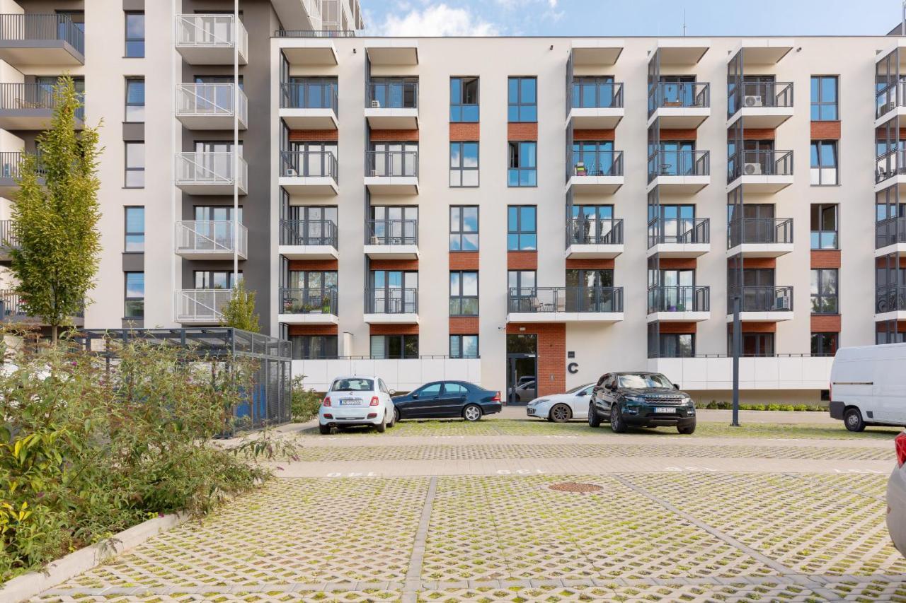 Apartment With Balcony & Parking Near Manufaktura Lodz By Renters Prestige Exterior photo